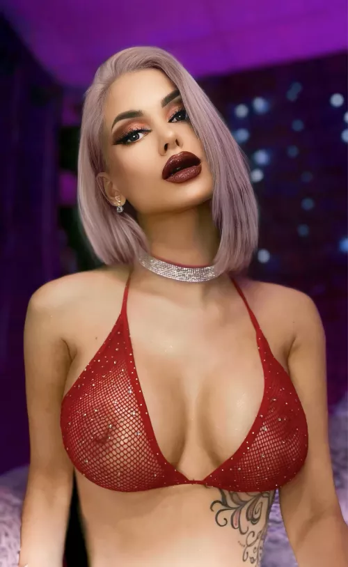 Hot blonde 🔥 by Known_Ad9647