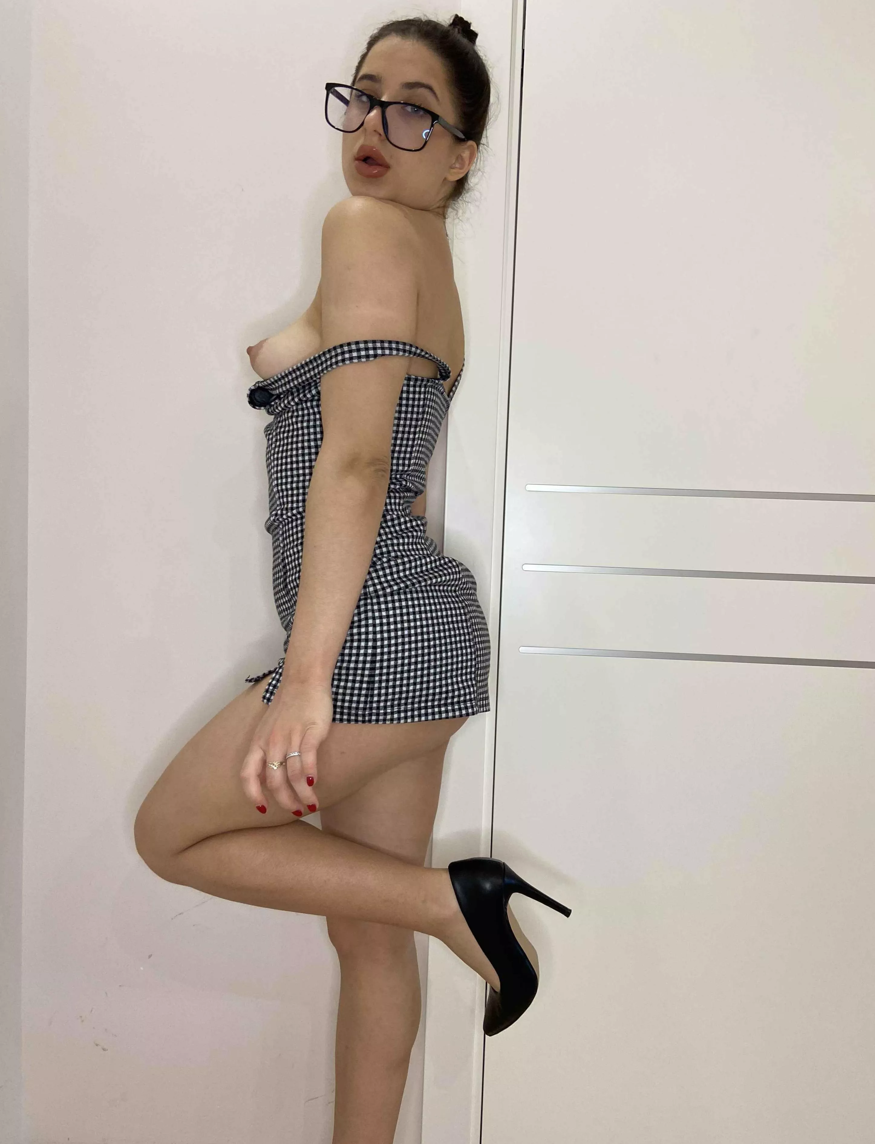 i can still make you strain even if I wear glasses posted by Intensesamurai848