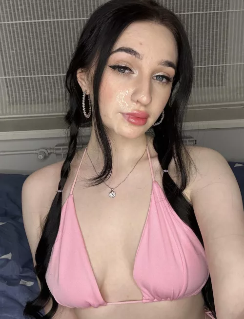 I like it when guys cum on my face by Causallyditch