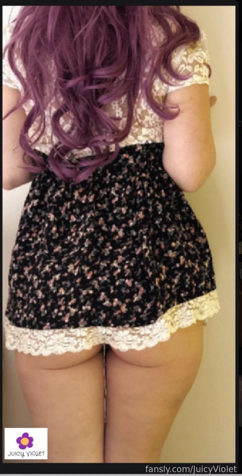 I was told my outfit was not appropriate for work but i really don't see what's wrong with it...🤷🏻‍♀️ posted by JuicyViolet77