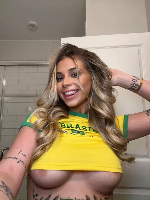 I’m ready to get naughty by hottiewillow