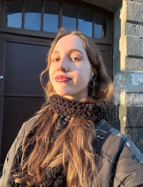 I'm walking and I think that I wouldn't mind if you tore my bra by Stillburst974