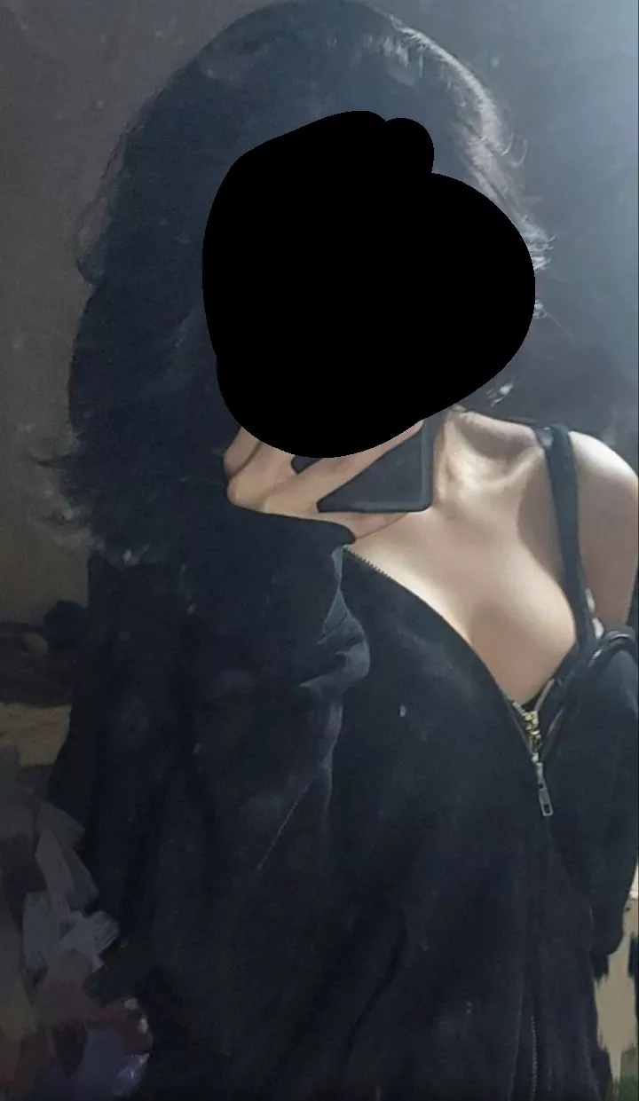 Kneel before ur goddess  posted by mystical_yuki