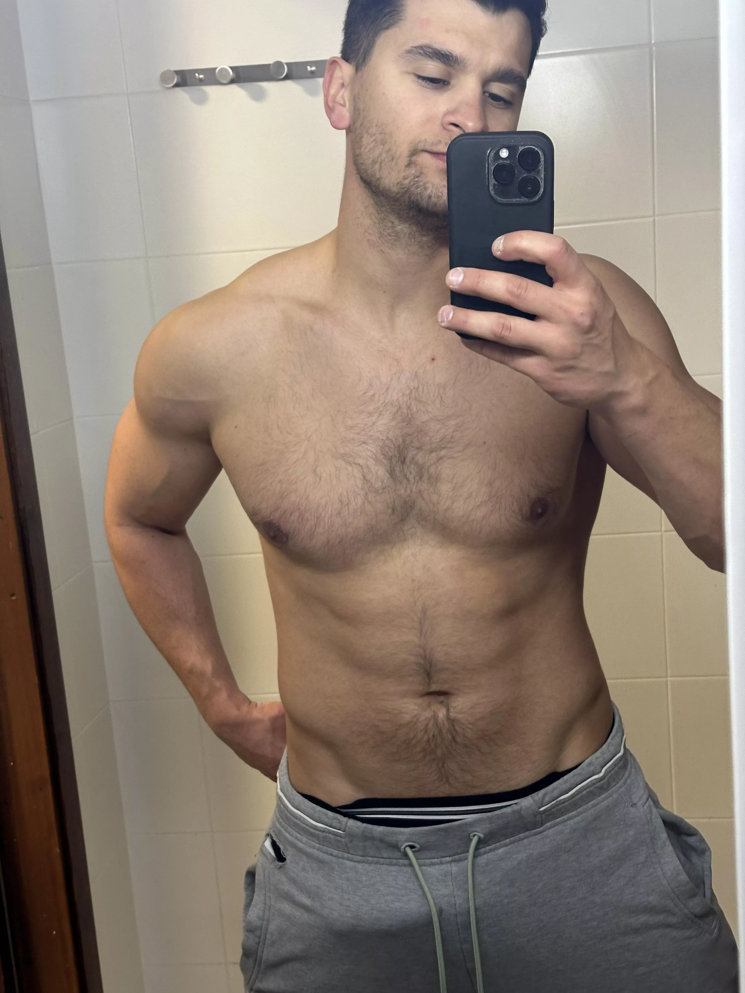 Look at my V and nothing else posted by Isiwak