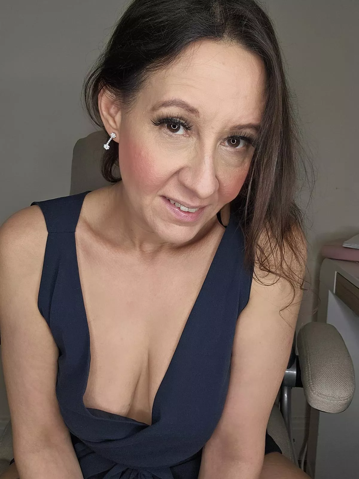 Look into my eyes  posted by hot_milf_milly