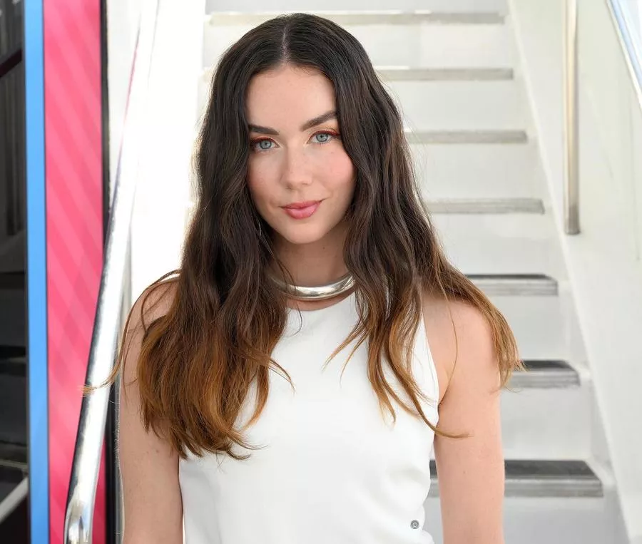 Lyndon Smith posted by Ree-Ko