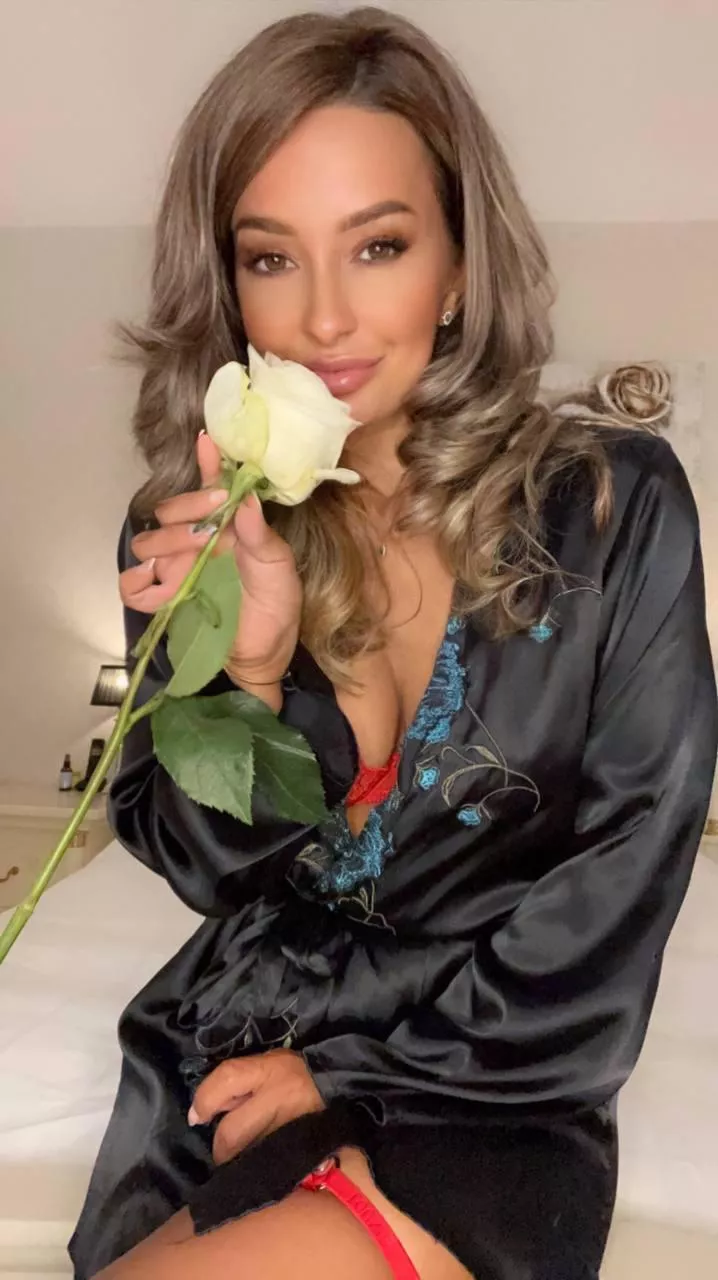 Make me your wife, and I'll pleasure you endlessly. posted by touchgently19