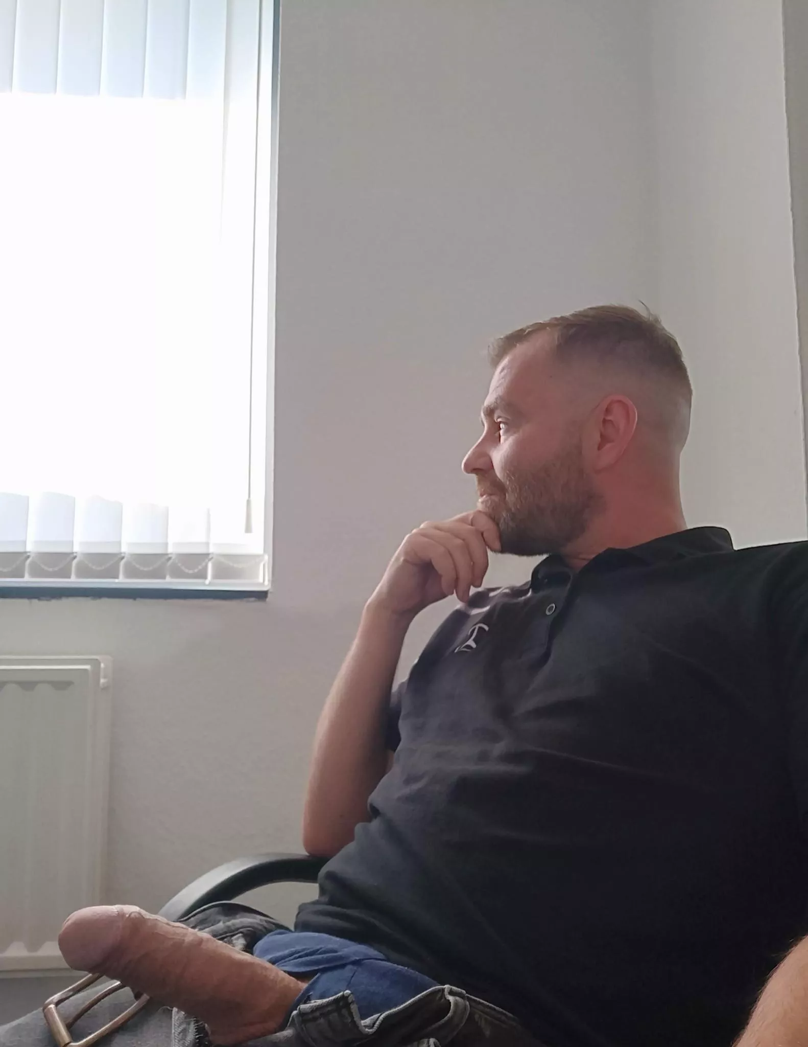 Need a seat?(42) posted by RosesStones