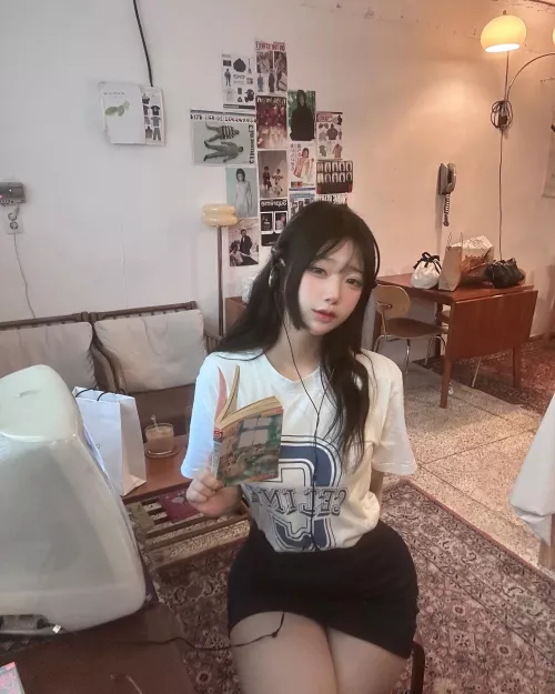 no peeking 🙈 by Lopsided_You