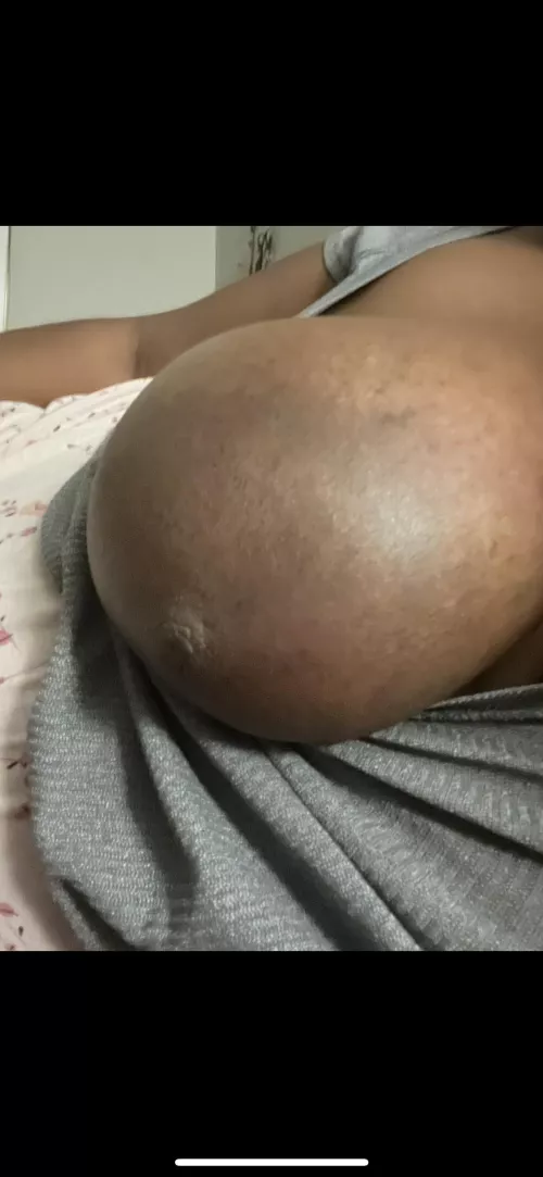 She’s old and has some knockers if you wanna see and talk to her hit my up  by Far-Squirrel1396