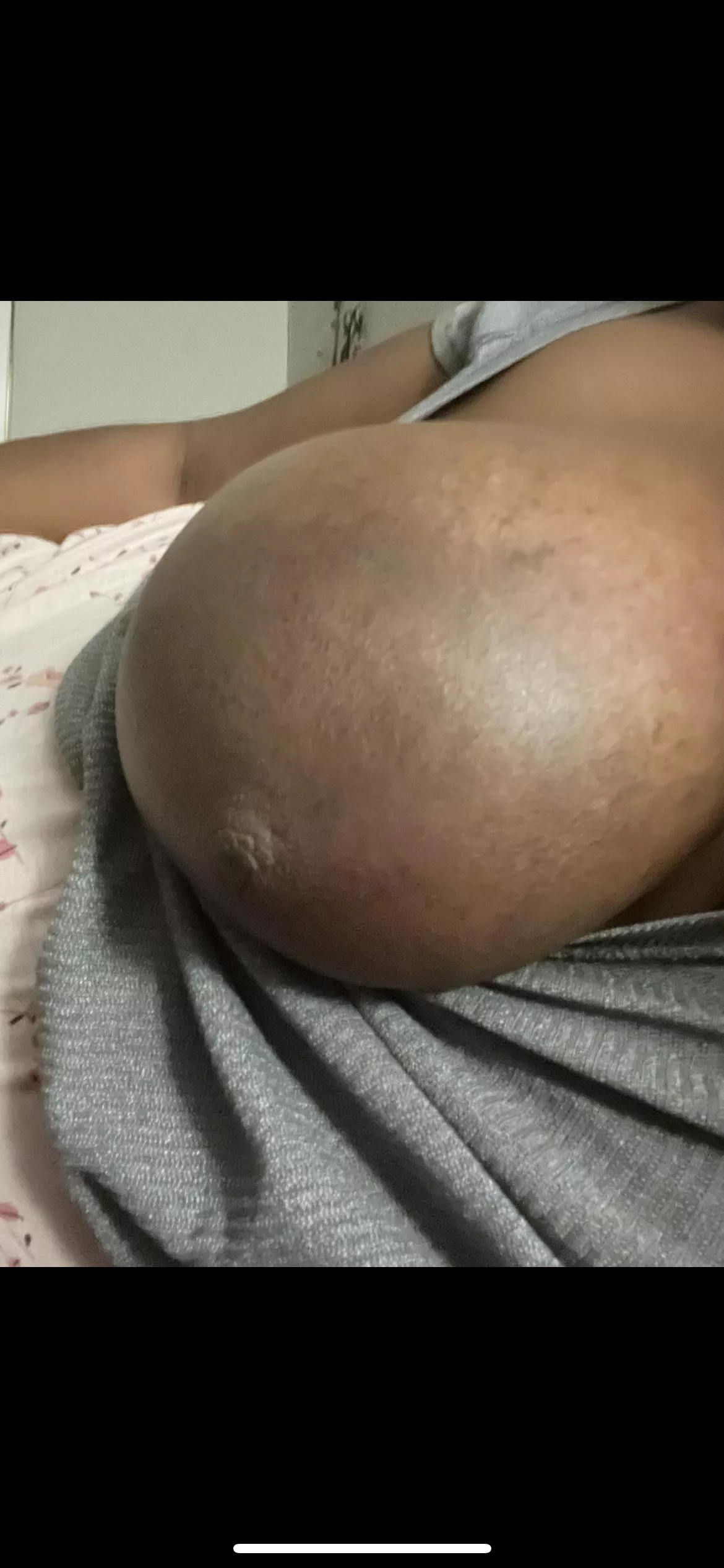 She’s old and has some knockers if you wanna see and talk to her hit my up  posted by Far-Squirrel1396