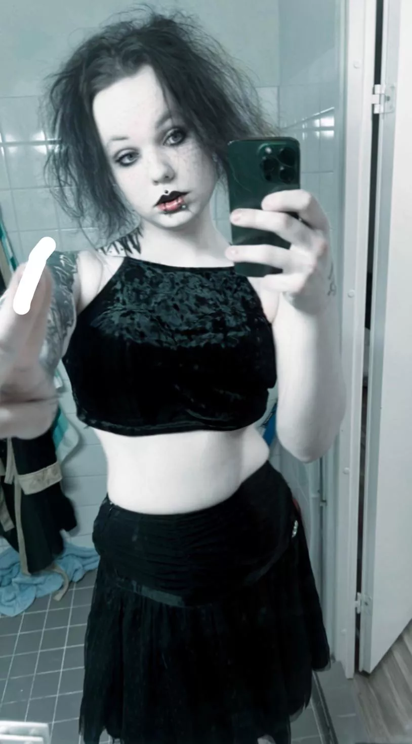 Thought i look cute💕 posted by KuNmituss