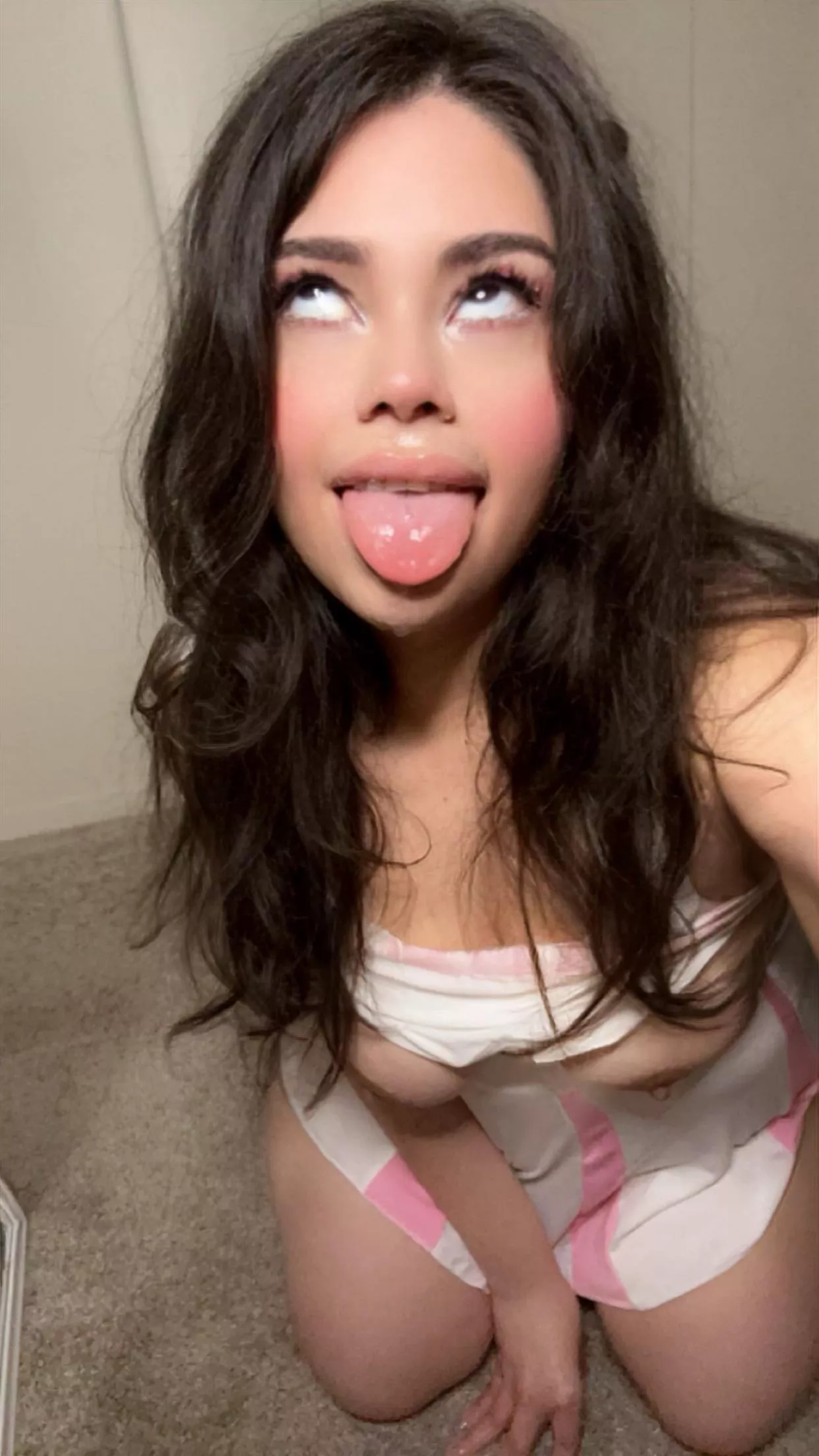 Would you cum on me?  posted by mollyzedolly
