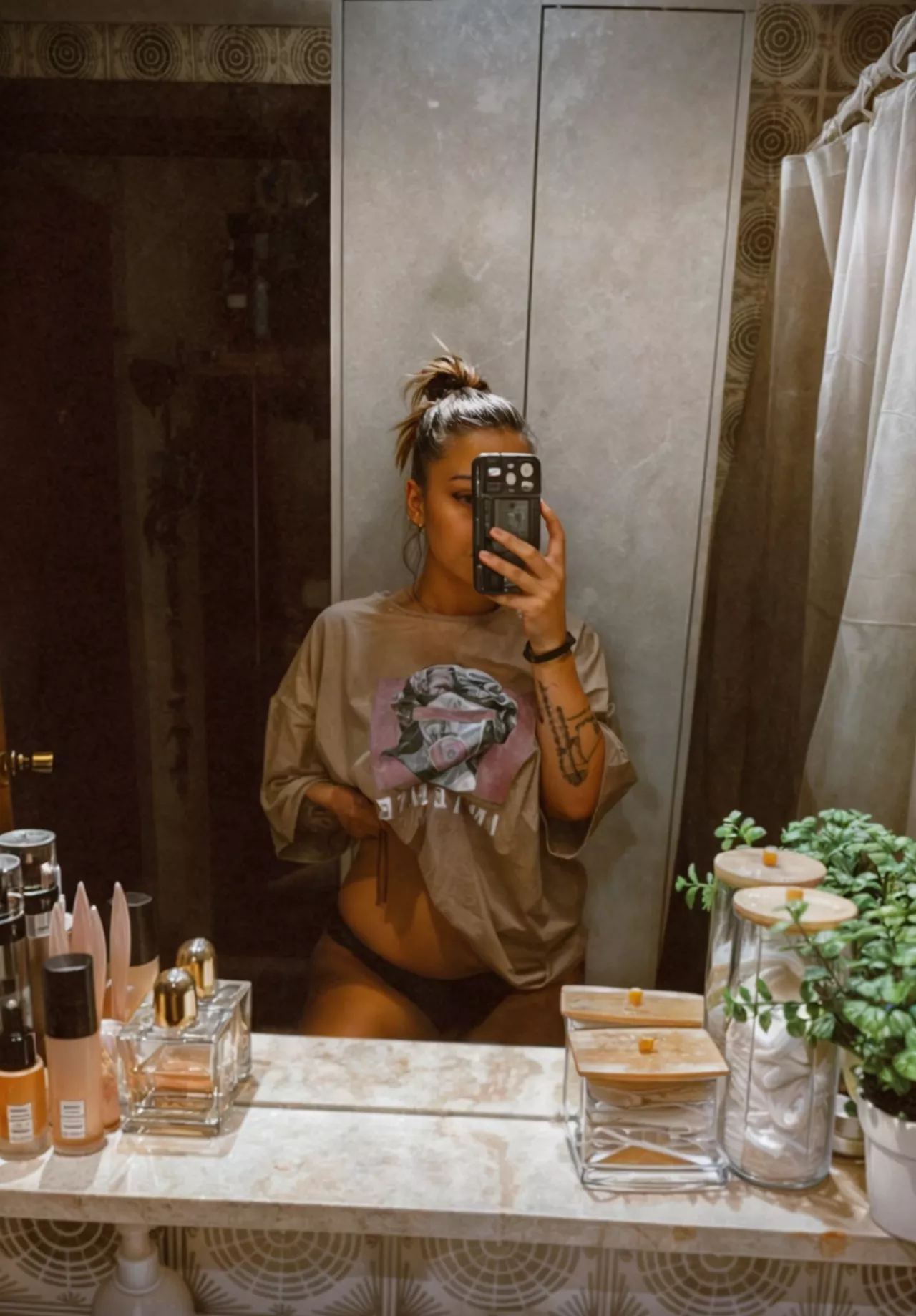 you want to see me without a shirt? posted by eyeswinnowsn55