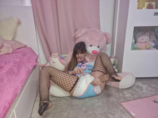 Can you help D.V.A fasten her onesie💖🐰? by sweetybebita