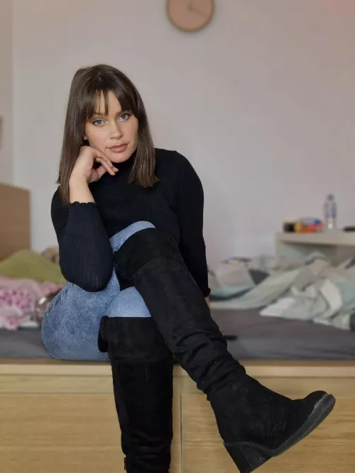 Do black boots suit me good? by lanbotdevminer