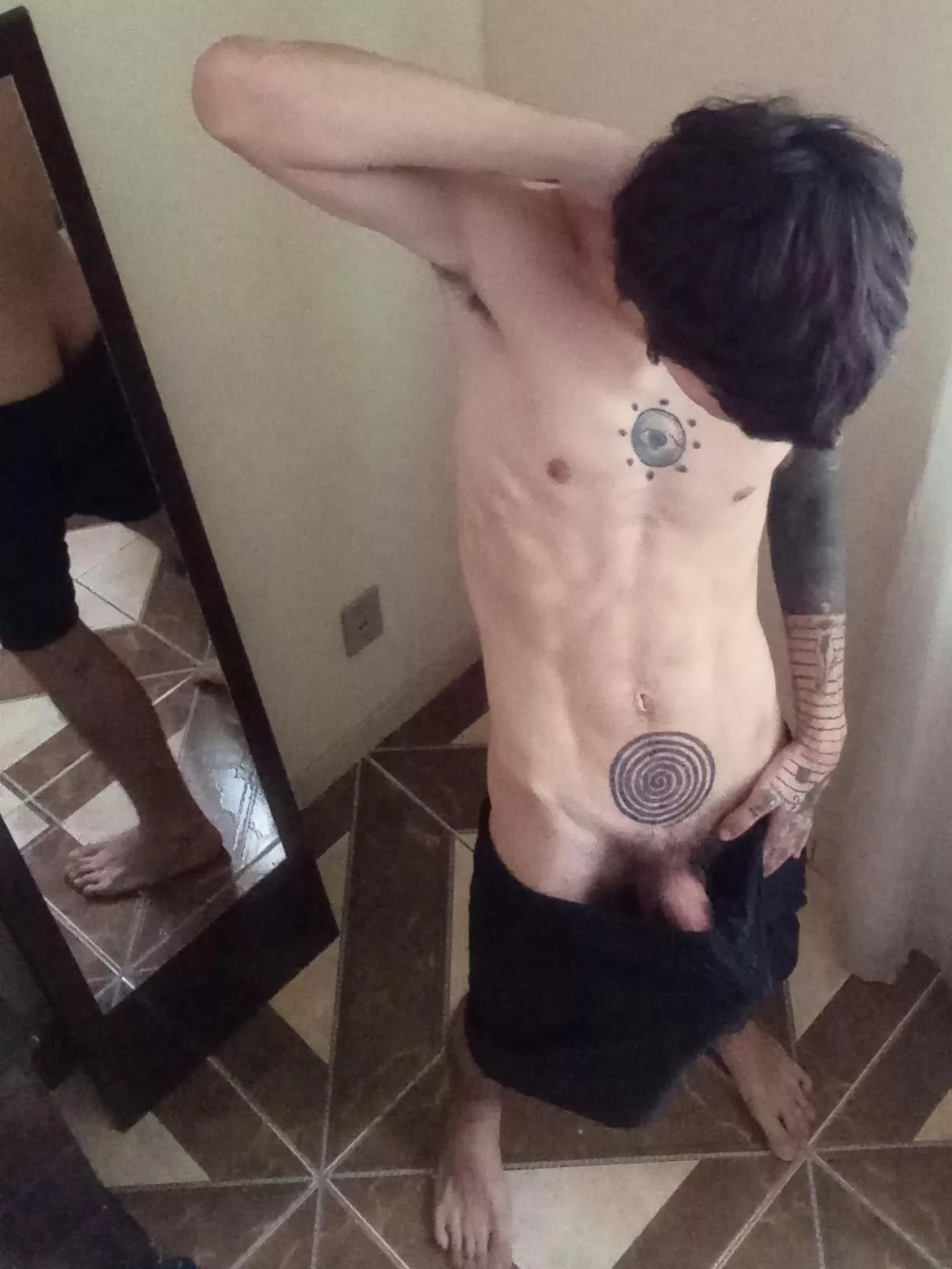 exhibiting my pubes and armpits posted by x420__