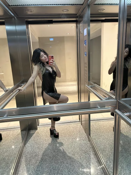 Going out with my tight little dress 😉 by ariannelychee