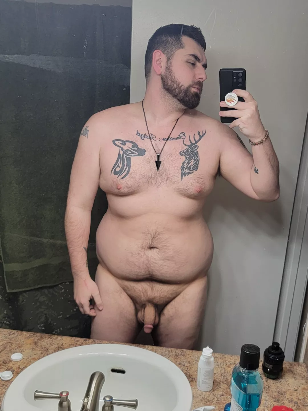 Hi, boys. Who's glad it's the weekend?  posted by HuskyyLeo