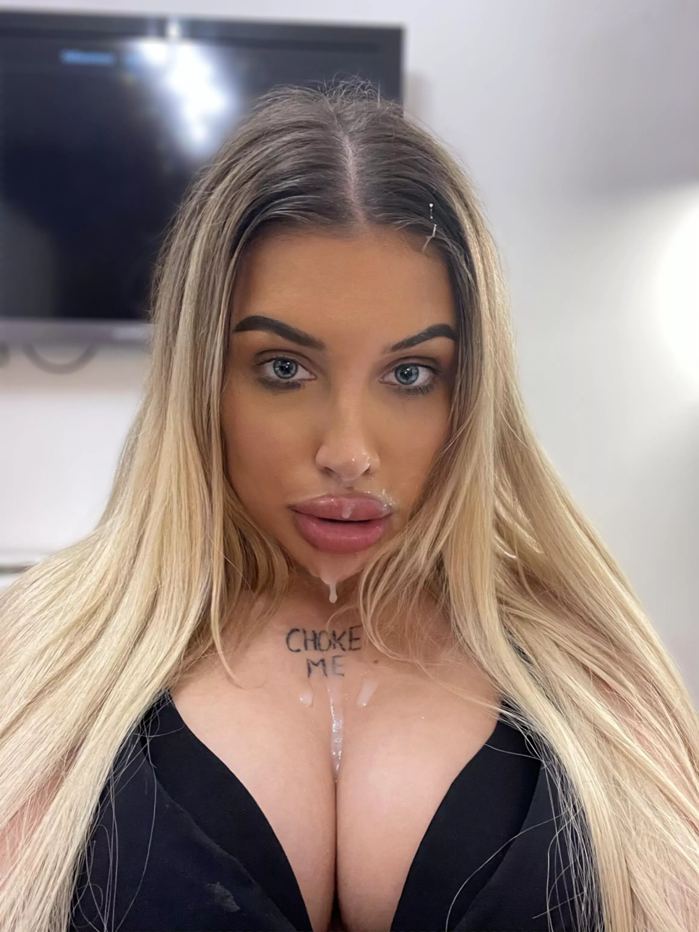 I want to be popular in college, how do I do it? posted by SundartaKiRaani