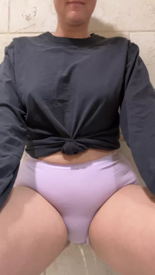 I wet my panties 🤭 by MeekoRain