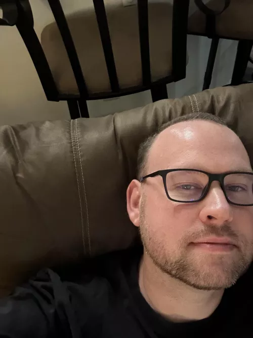 I’m not a selfie guy, but looking to make some new connections with great guys. Feel free to hit me up! by No-Carrot8905