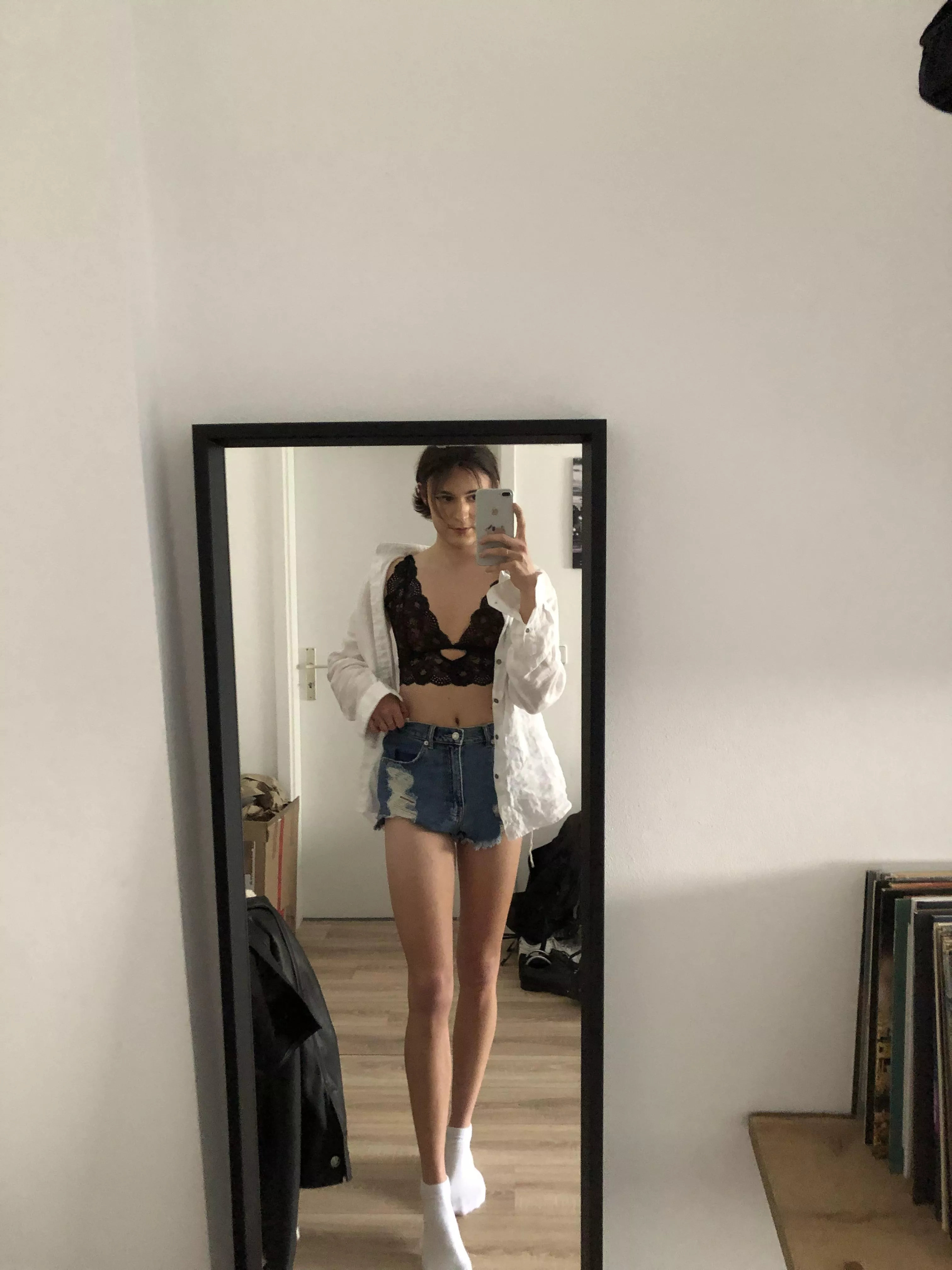 it‘s my first pic, pls don’t kill me posted by United_Care63190174