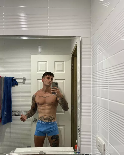 Me 🤷🏻‍♂️ by naughtyboy0079