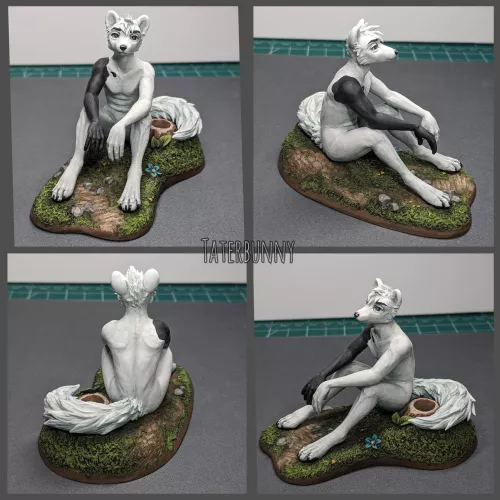 Pen holder sculpture (art by me) by Bunnytater