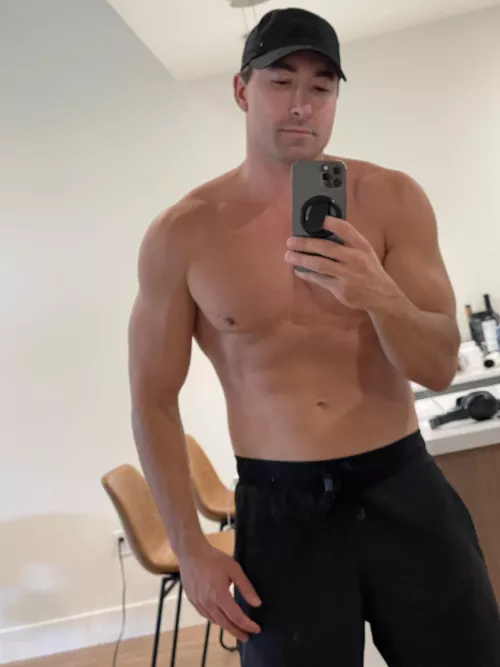 Post gym pump. 35 [M] by erion128