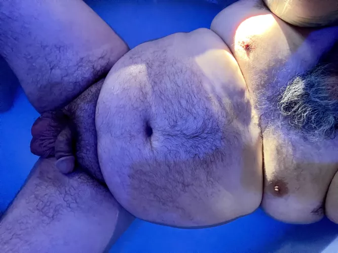 Relaxing in the bath. by TabacBear