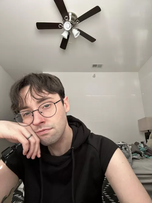 Sleepy but want to play coral island  by wolfinthedaylight