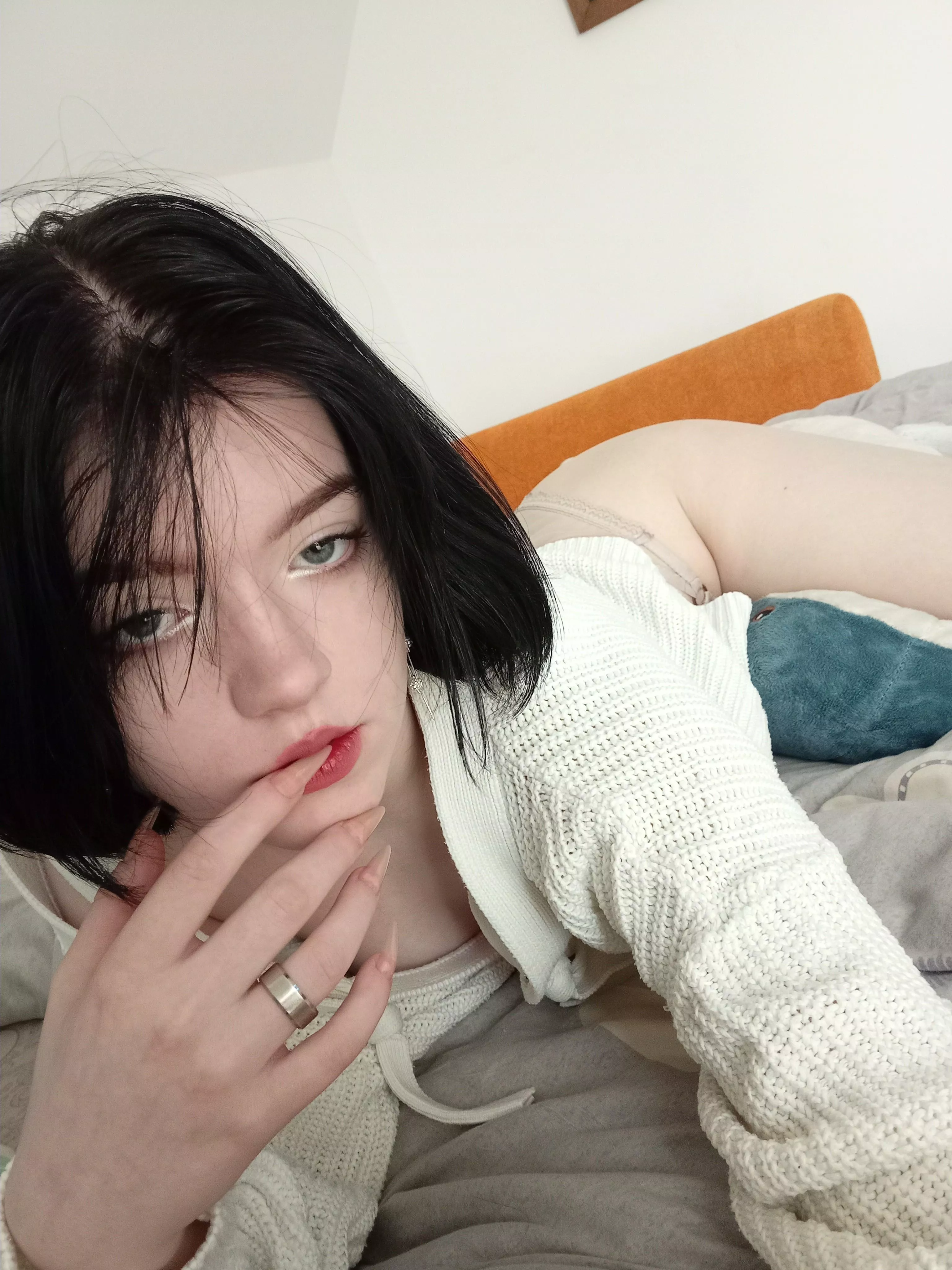 tell something about my gorgeous 19 yo body ;) posted by littleCutie229