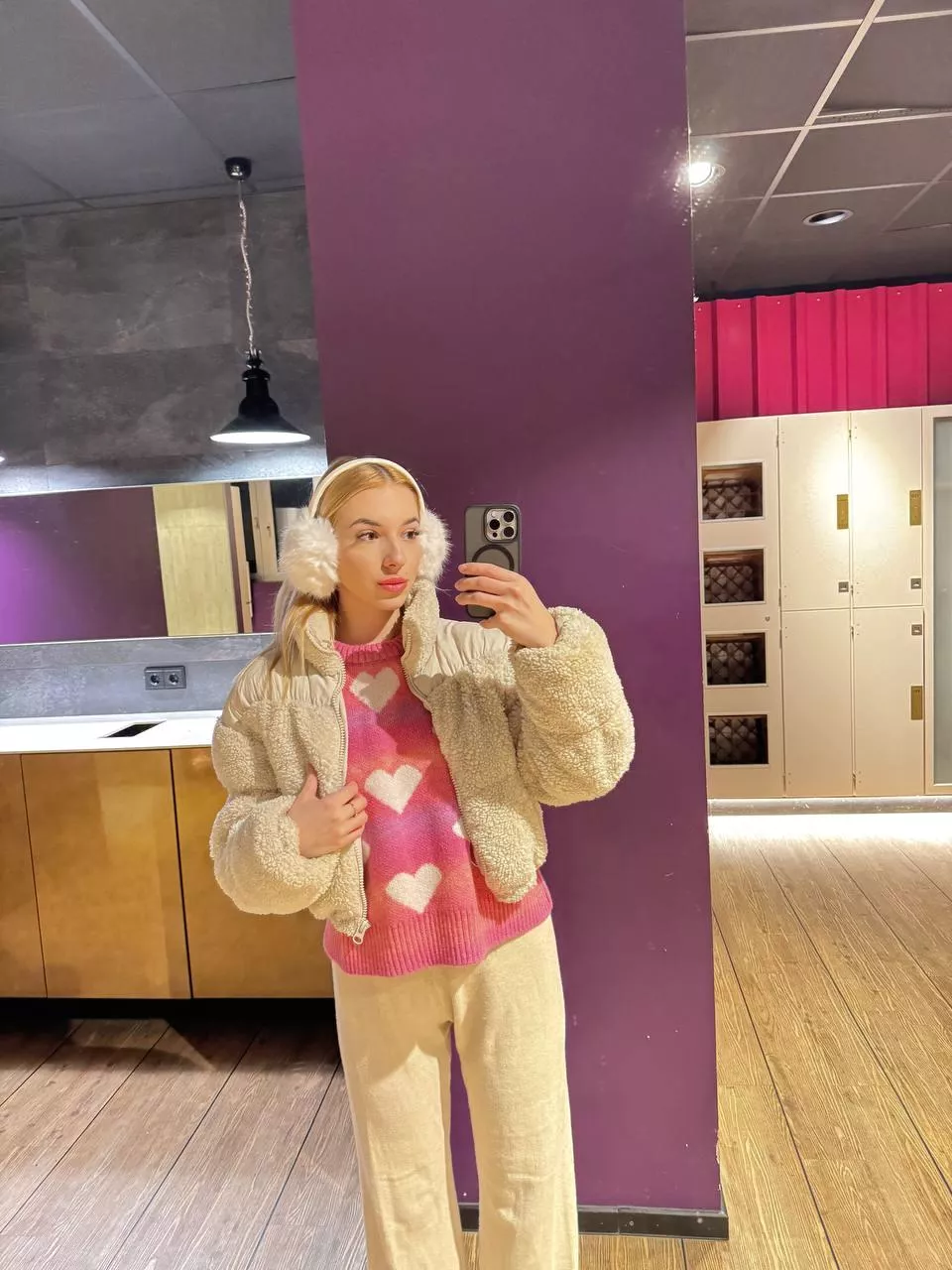 Typical Blondie posted by flamedoggy