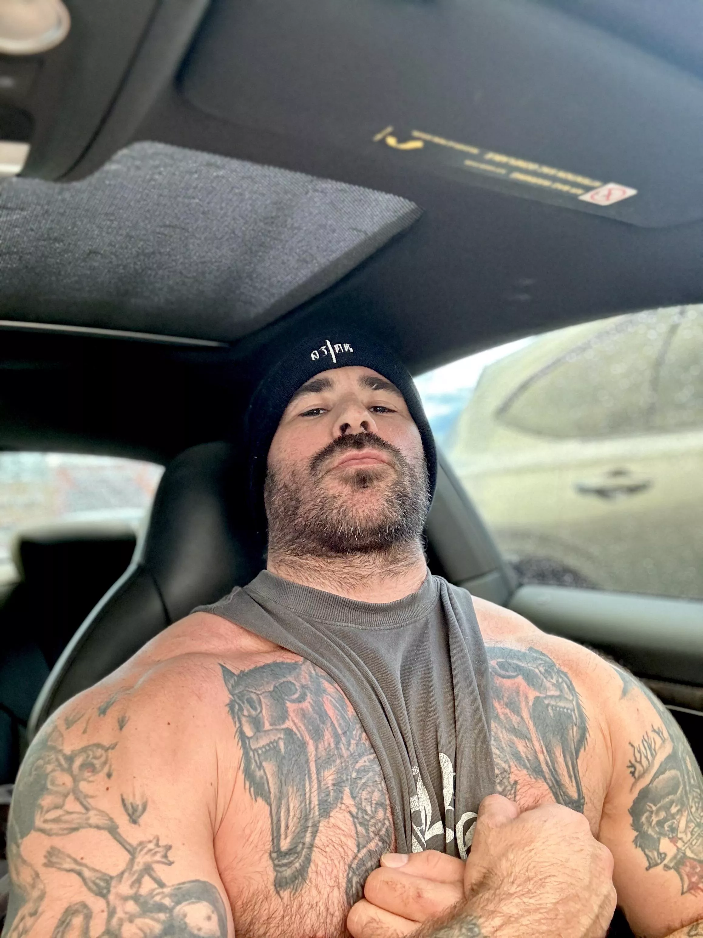 What’s your favorite body part on a man? posted by Ardcoremeat