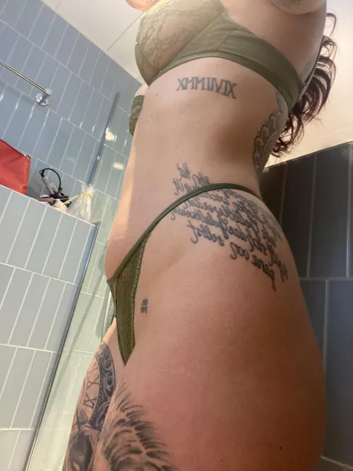 Would you breed my body? 🙈 by ZebrasAndRatsForSale