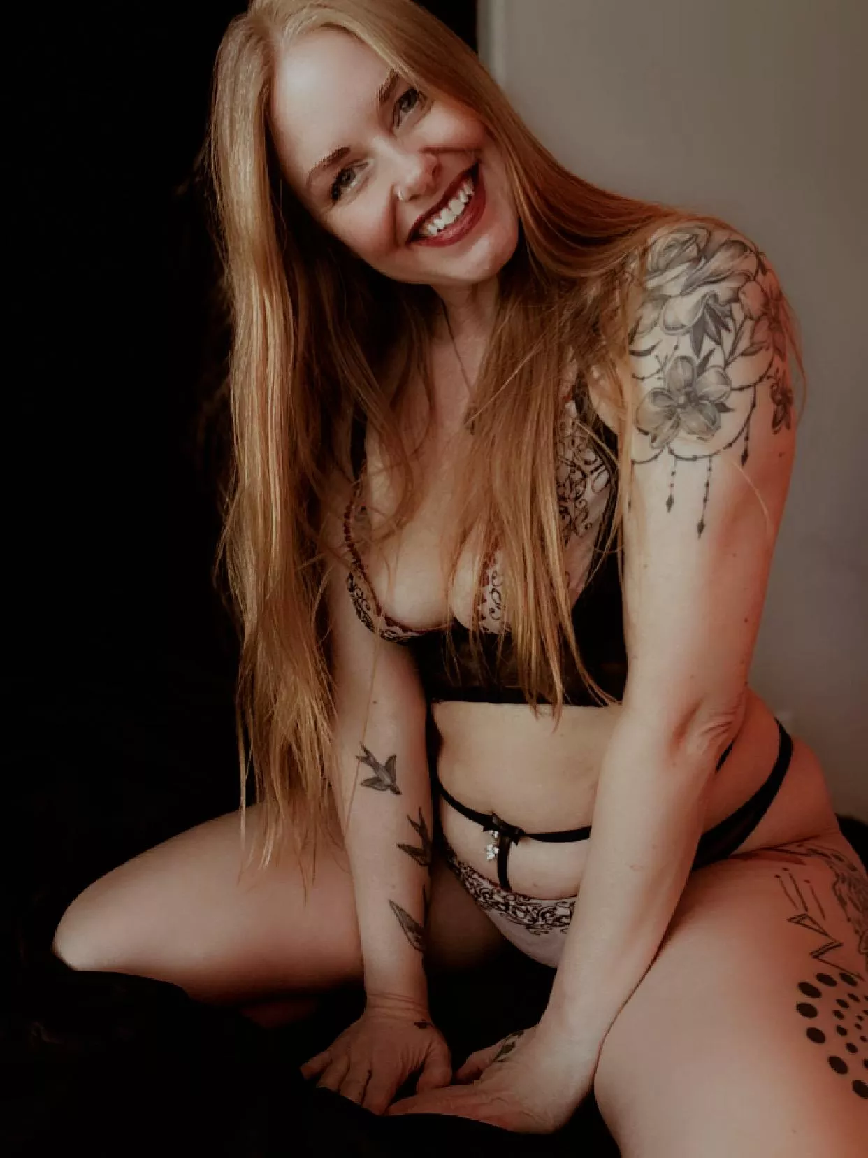 You look like you could use a late night cuddle buddy... posted by howhw