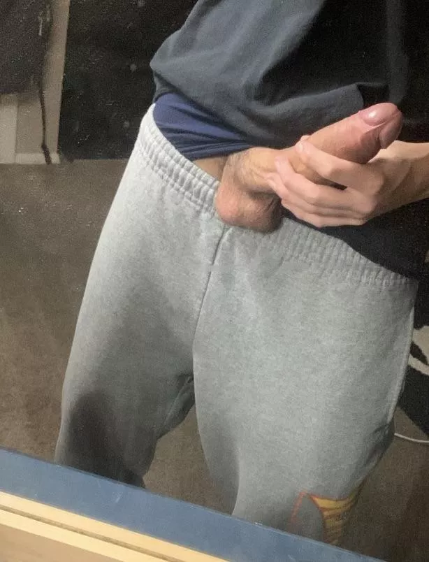 18 and horny posted by borednhrny88