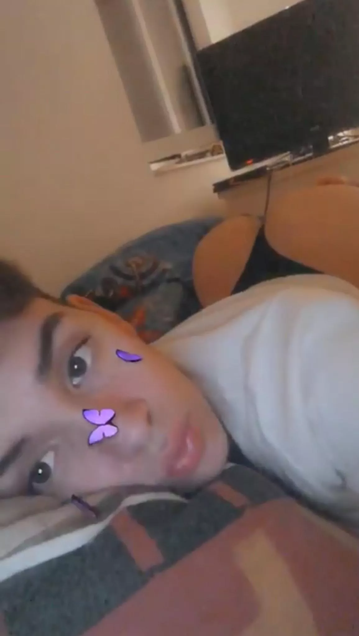 18 yo lookin for a nice guy to talk to(longterm pls).If anyone is interested pls pm ASL and PIC of urself. I dont bite haha, unless u want me to🙈 posted by joshstanley33