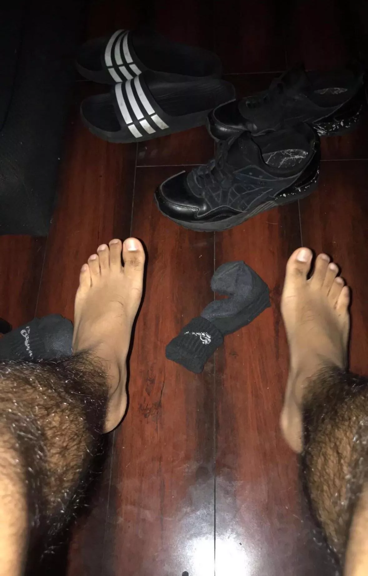 19 dl straight. any bros wanna talk about freaky or sexual experiences or fantasies. around my age ++ posted by kevvvgarc