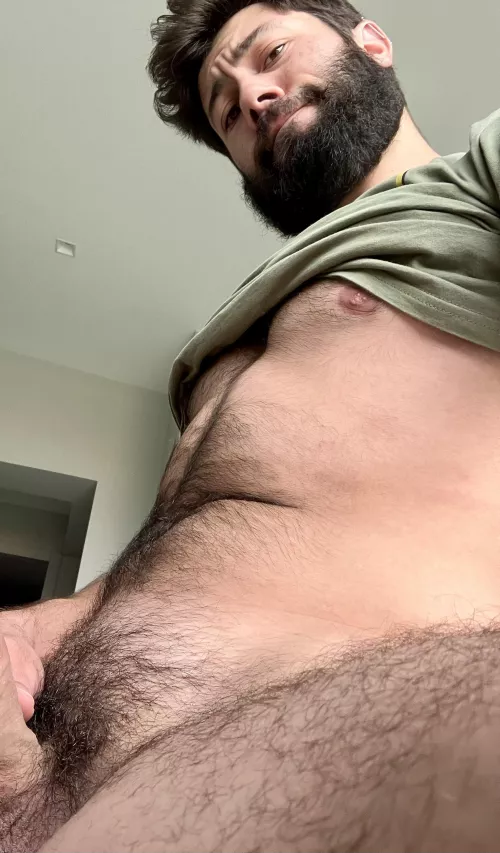 [26] Here’s some under boob⚡️ by AxlRagnarok