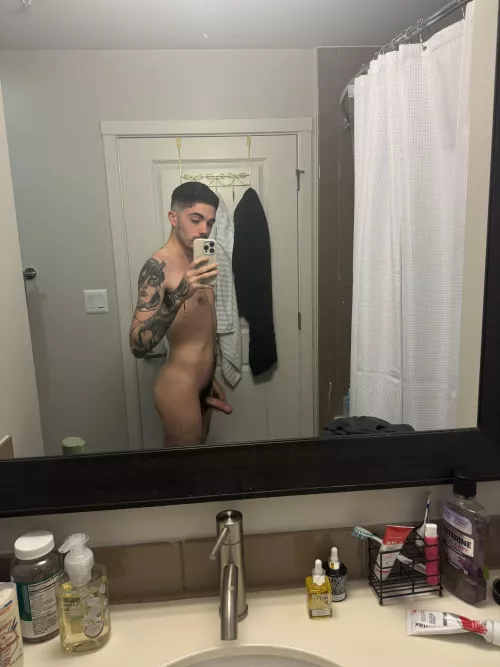 27 m latino. Someone help me with this morning wood. Hmu hairycj by carlosjrpabon