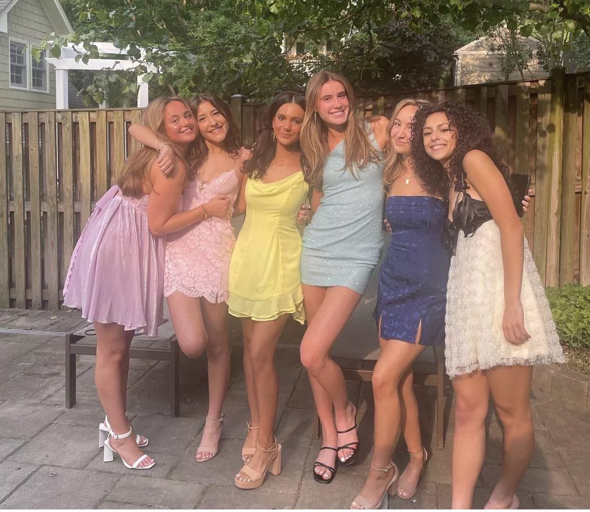 [6] Which College Girl? posted by Adventurous_Lock_545