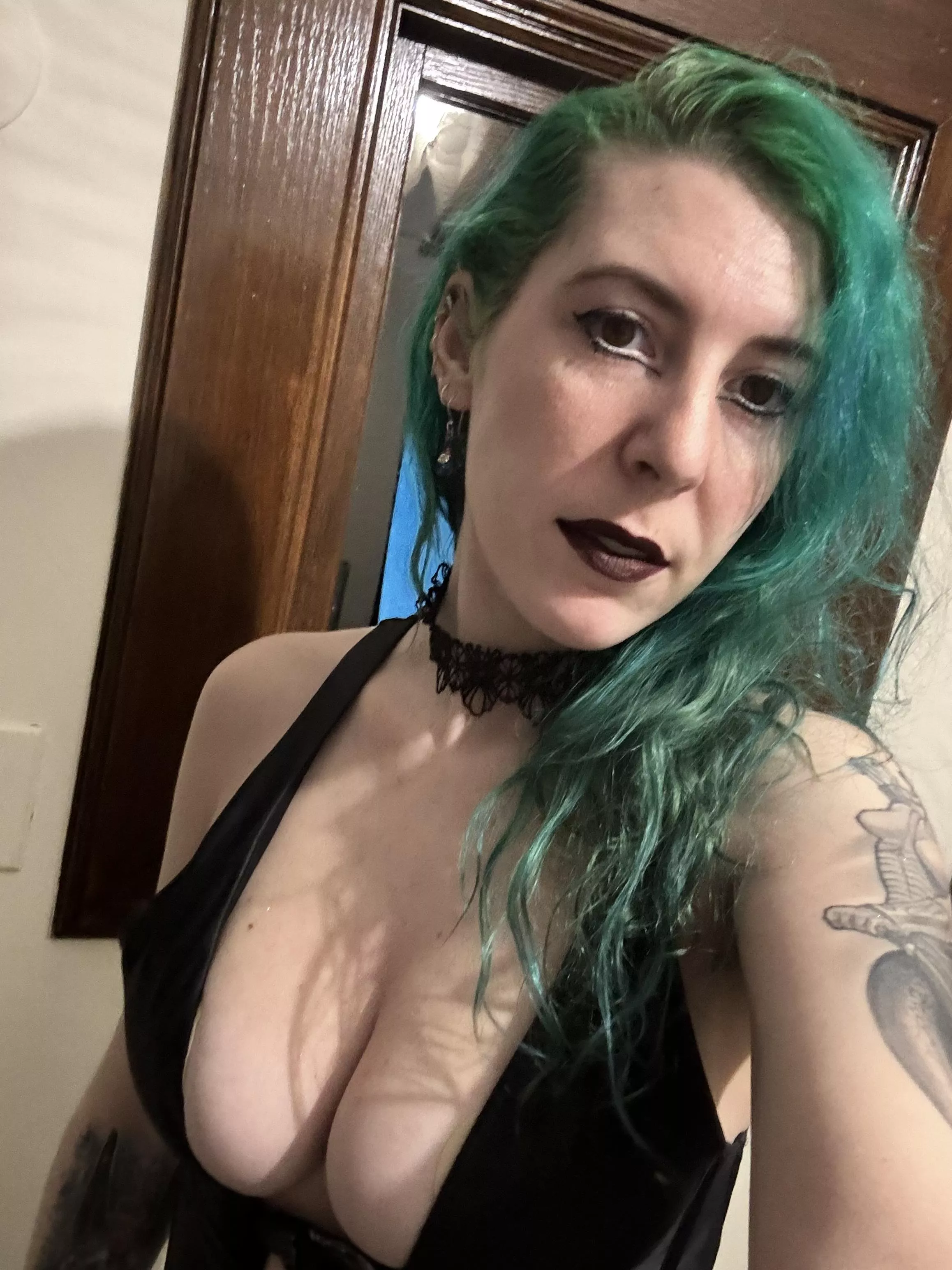 Alt cleavage posted by sirenskiss3