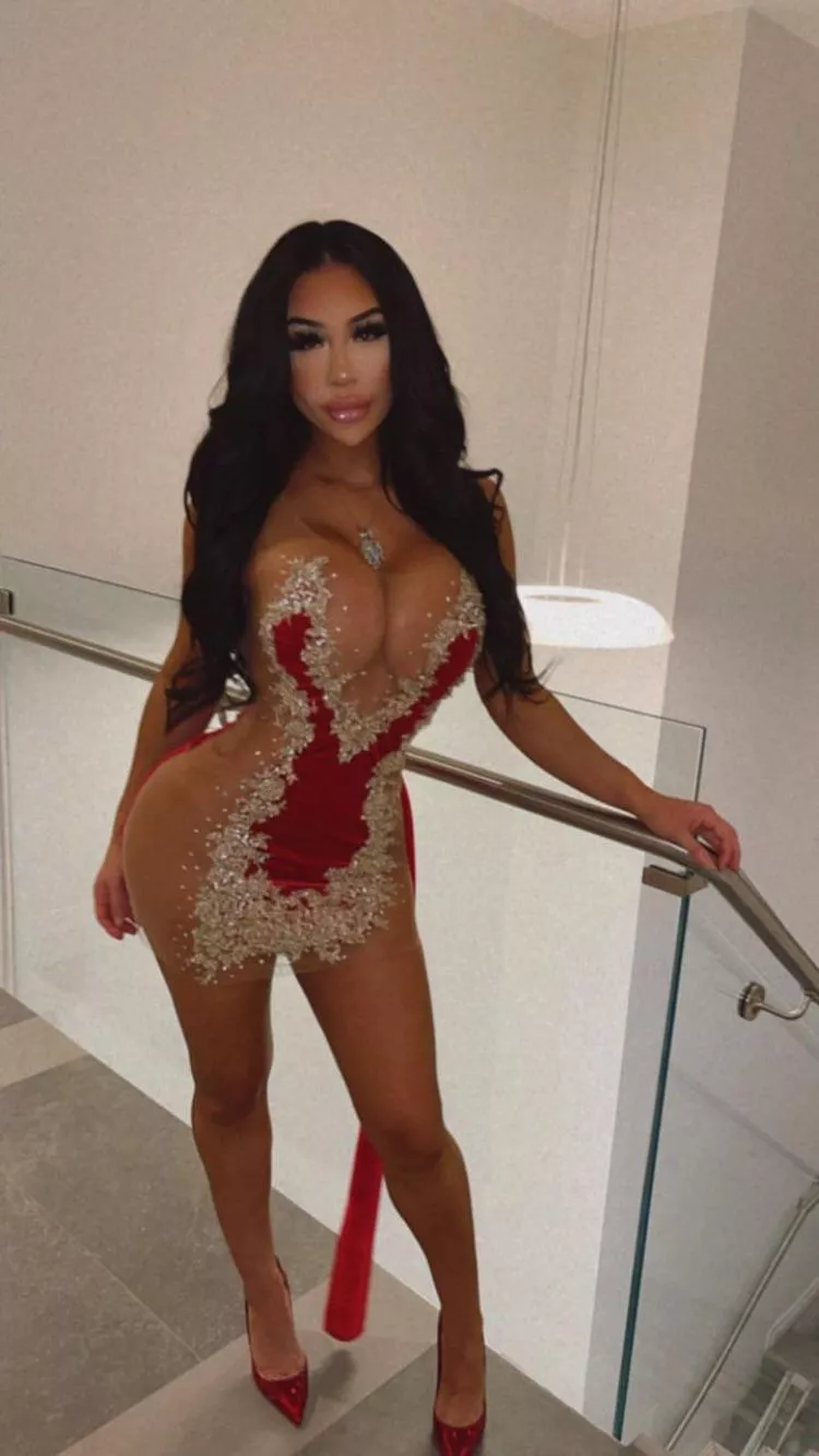 Anyone know who she is? posted by Drdoggo47