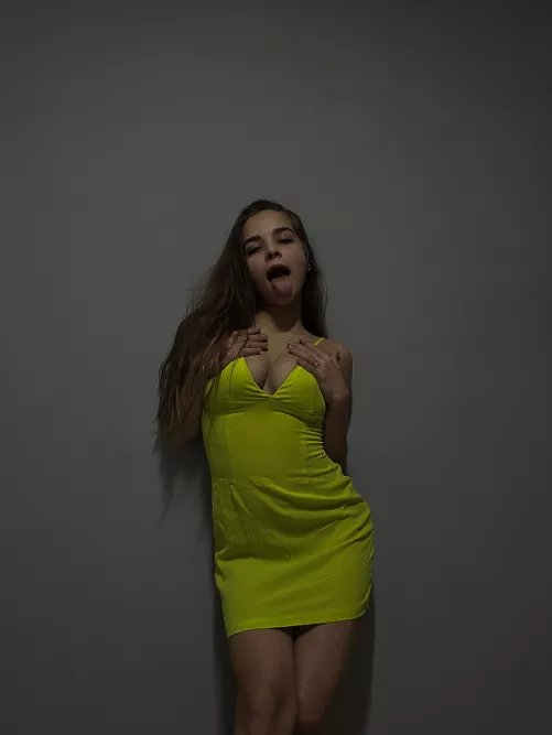 Do you want to know what beauty my dress is hiding? by FATA_M0RGANA