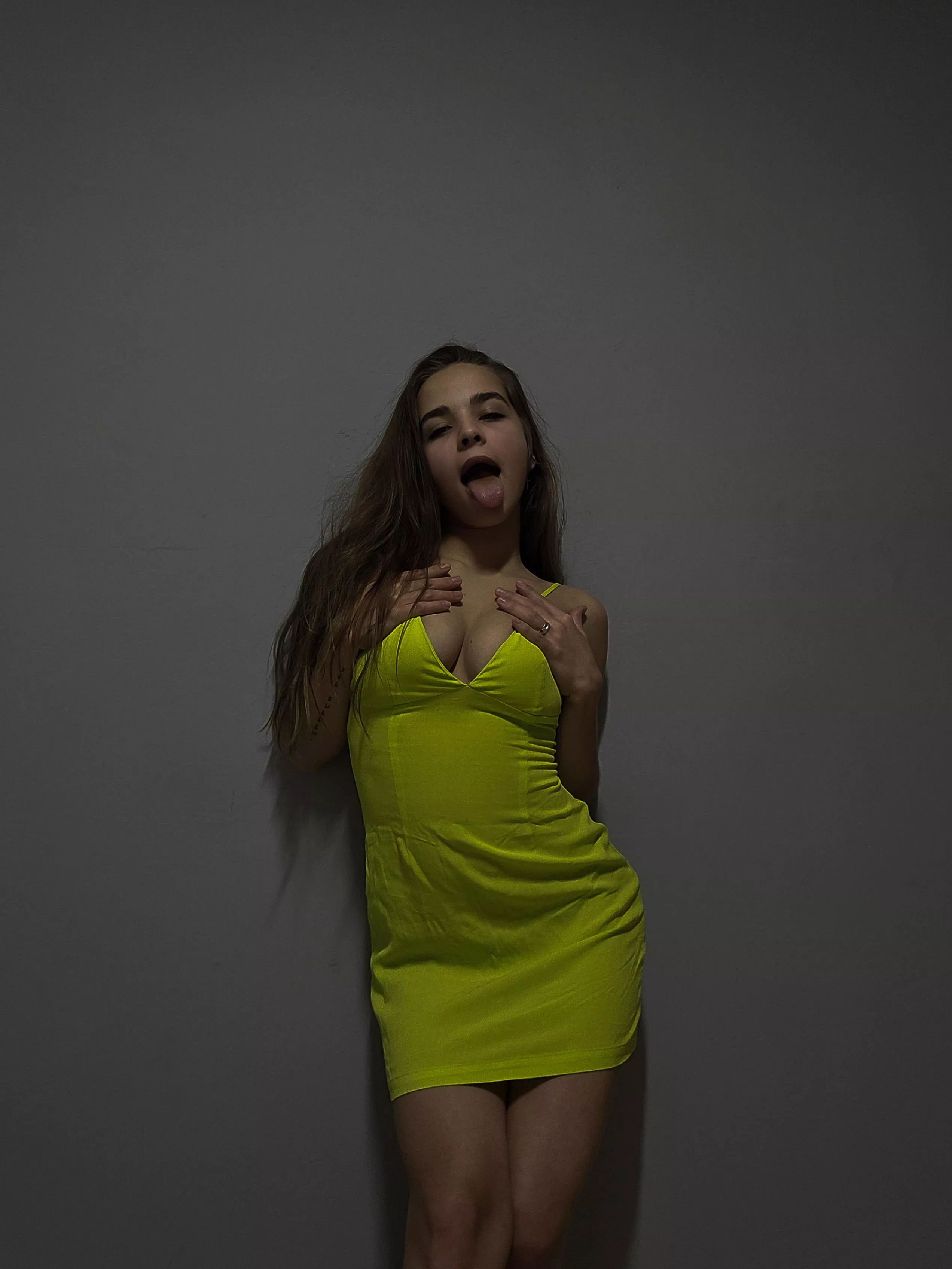 Do you want to know what beauty my dress is hiding? posted by FATA_M0RGANA