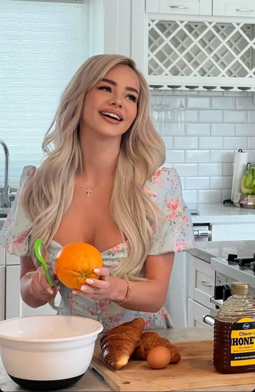 Elsa Jean by assclown616