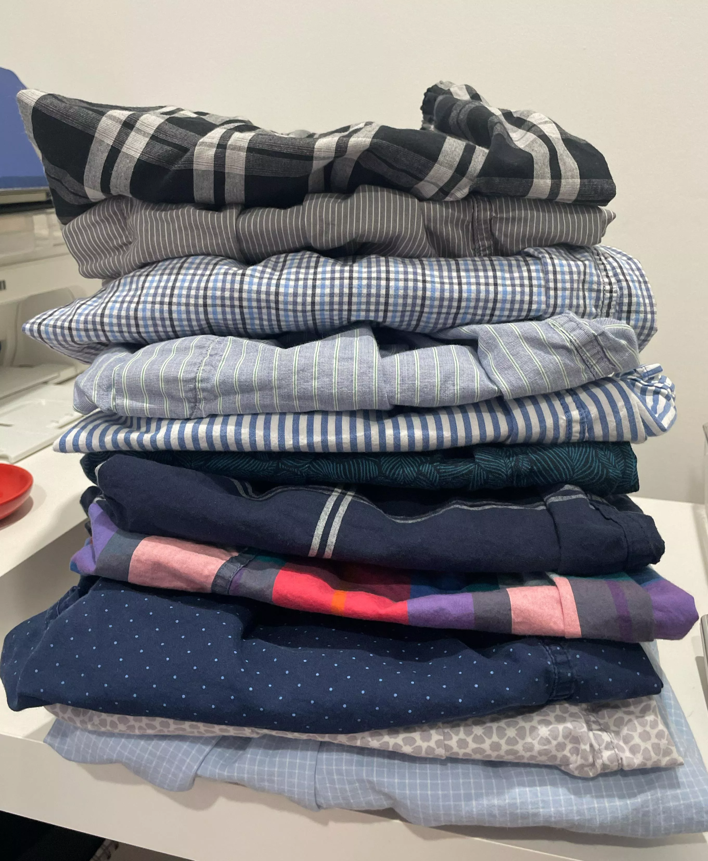 Folding the laundry posted by Jofern48