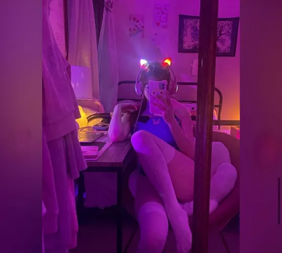 Hiii DVA here 🤭🩷 by AdWest9072